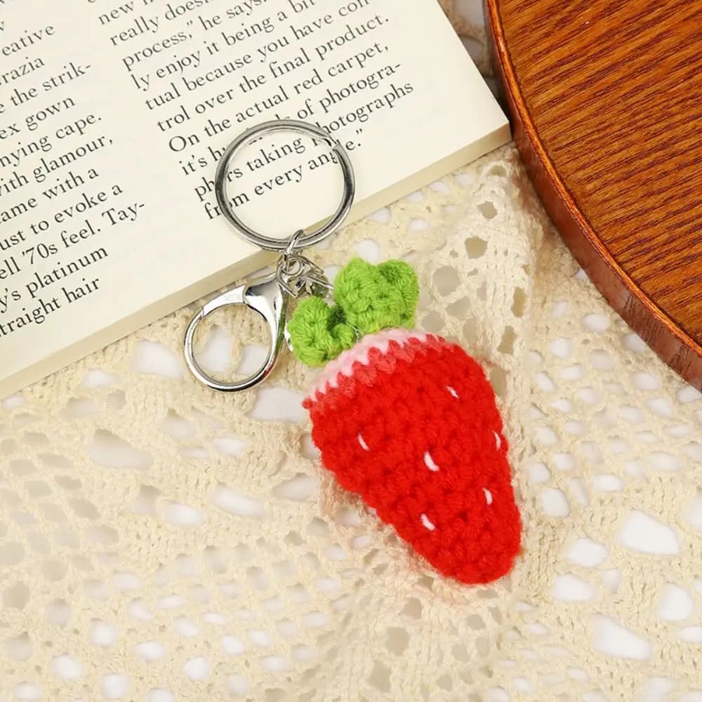 Creative Strawberry Knitted Keychain Pear Peach Cherry Fruit Key Ring Simulation Handmade Knitting Pendant Jewelry Gift