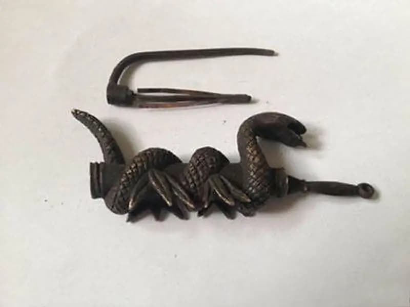 Chinese Retro Hand Work Copper Snake Shaped Lock And Key Decorative Antique-Look Home Decor Item