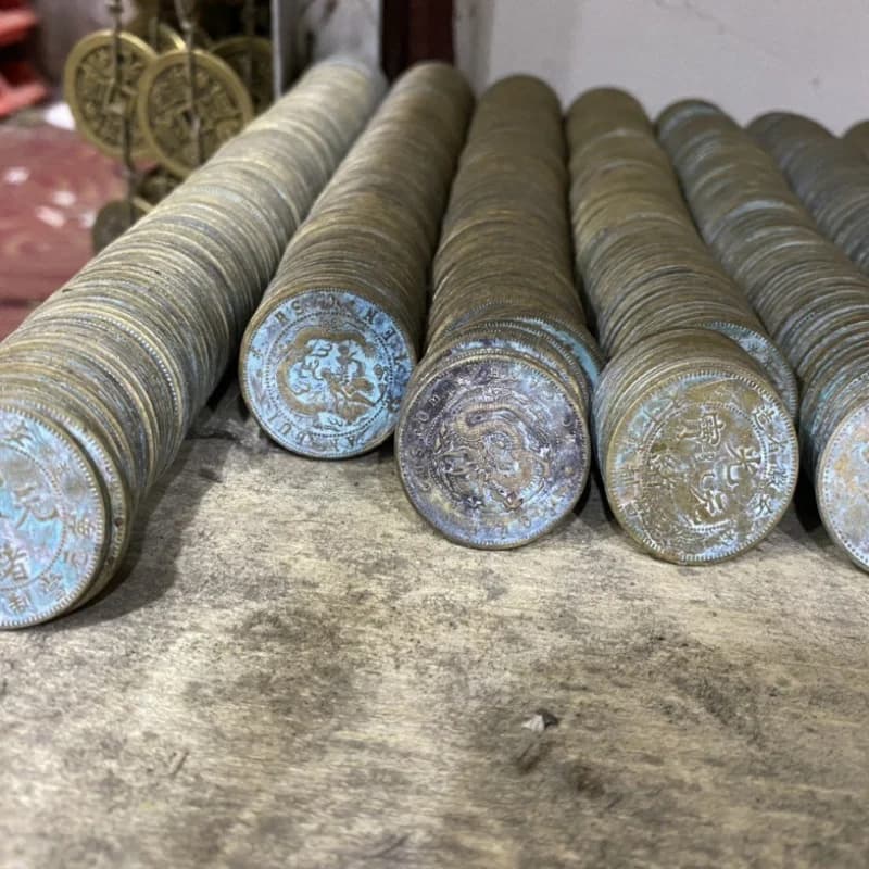 2.8cm Diameter Antique Collection Old Patina Silver Dollar Random Delivery