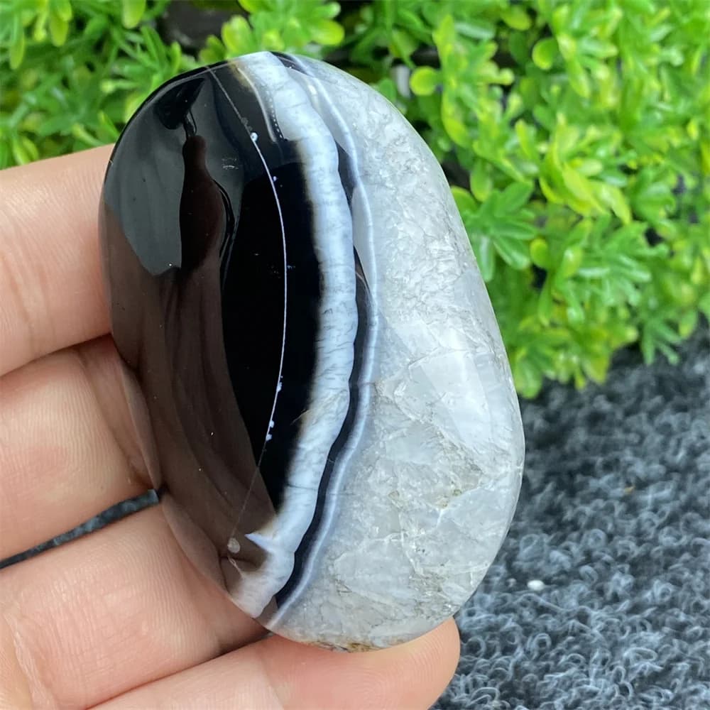 Natural Black Agate Crystal Gemstone For Palm Play Quartz Carving Heart-shaped Handmade Crafts DIY Holiday Gifts Home Decoration