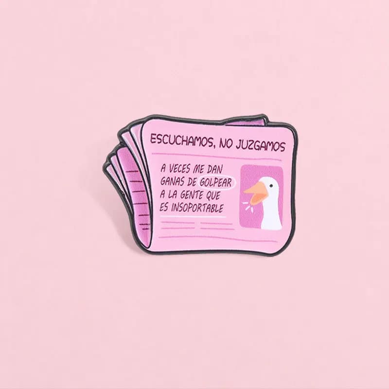 Spanish Language Funny Duck Brooch Cartoon Humor Metal Badge Pin for Gift Bags Hat T-shirt DIY Clothing Accessory Casual Commute