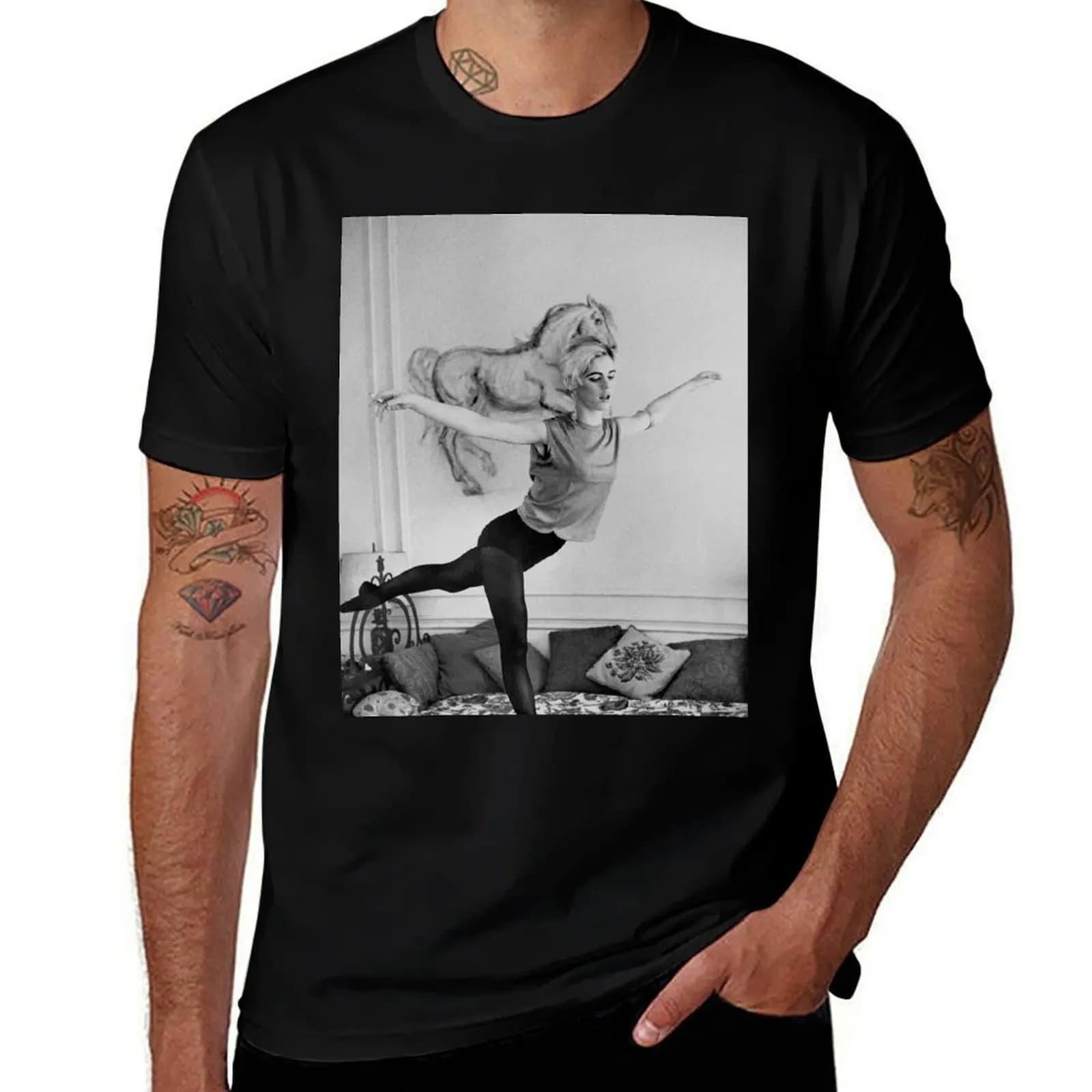 edie sedgwick - black and white vintage 60s photography T-Shirt Casual Everyday Short Sleeve T-Shirt