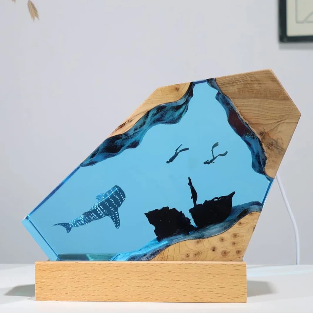 Cave Whale Diver Home Decoration Sculpture Tabletop Ornament Marine Art Handicraft Solid Wood Resin Glowing Gift