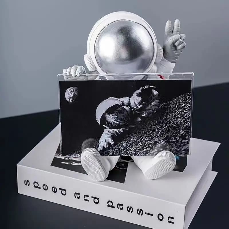 Creative Astronauts Decorative Photo Frame Personalized Spaceman Study Bedroom Desk Photo Frame Decorative Ornaments