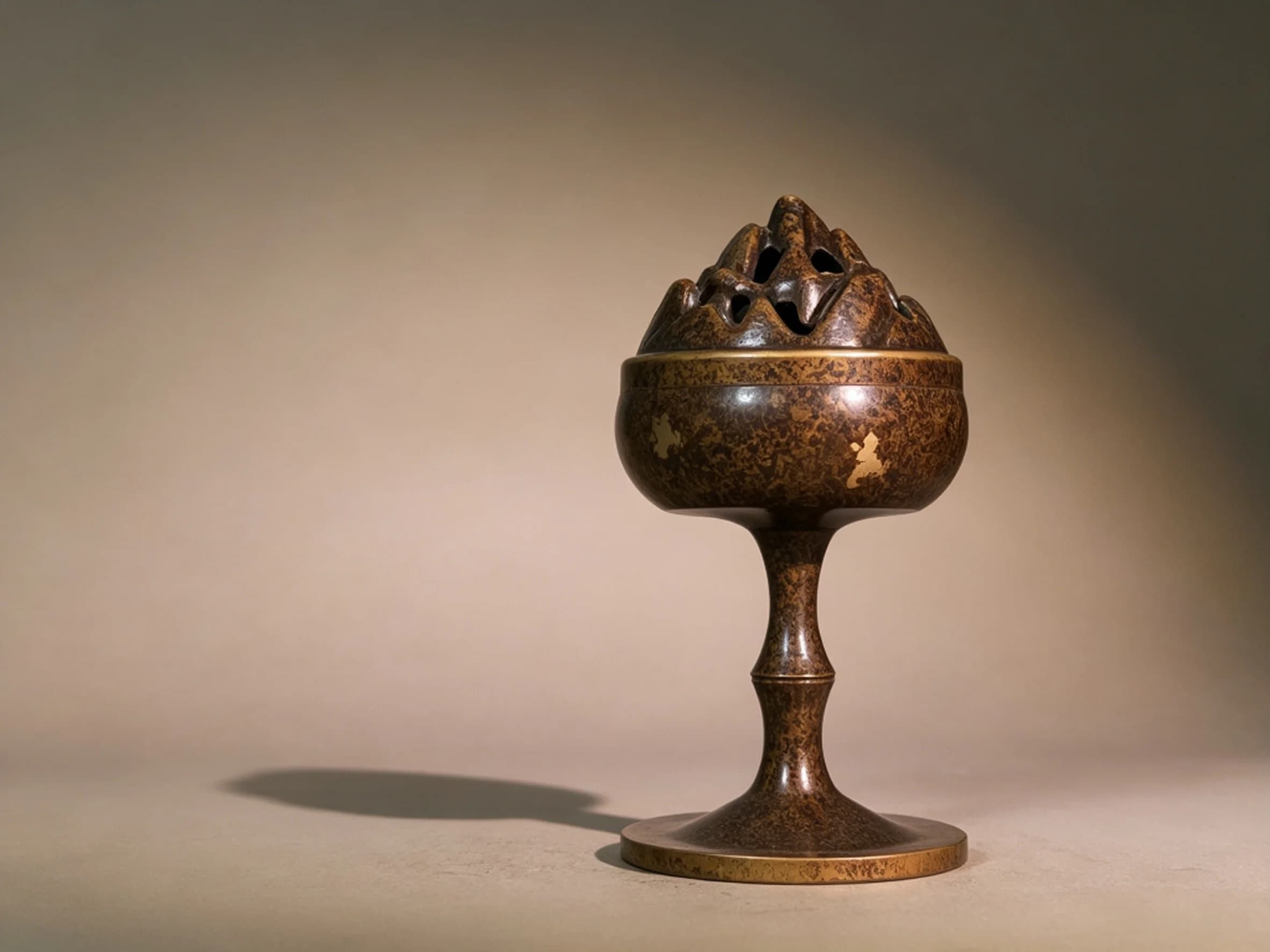 Antique-Style Spotted Bronze Incense Burner with Gold-Dotted Kui Dragon Patterns, Boshan Stove – Top of the Four Famous Incense