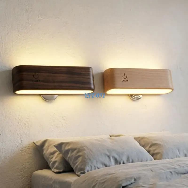E15A Antique Inspired Wooden Reading Light For Bedroom Offering Adjustable