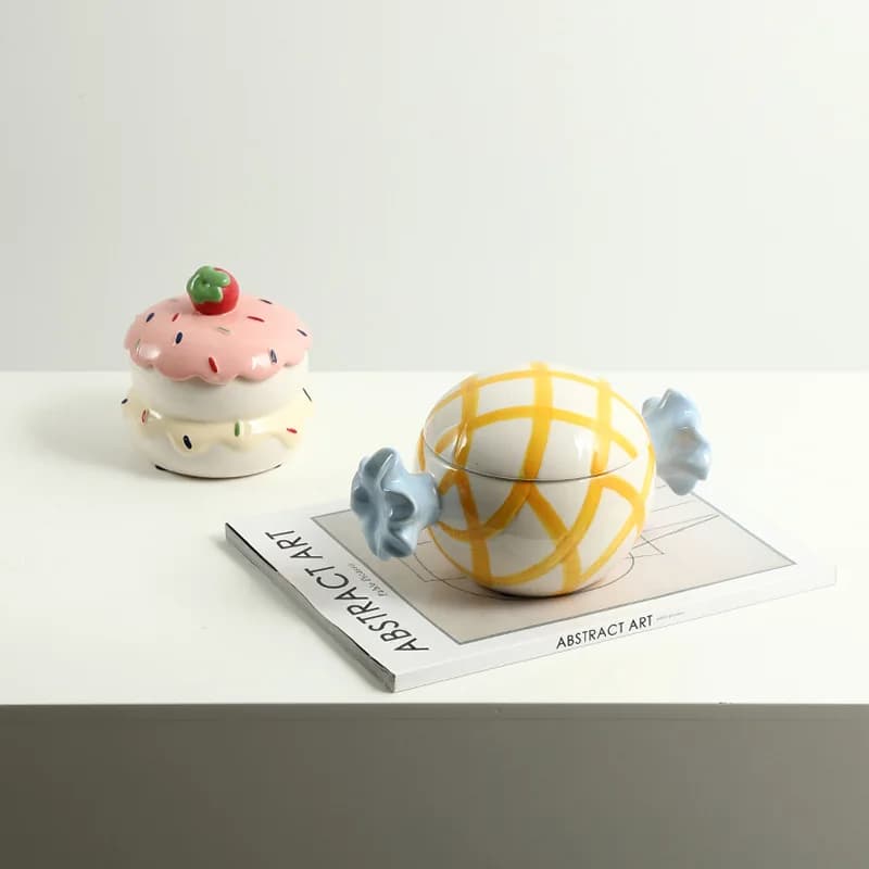 Nordic creative candy snack ceramic jar, model room living room coffee table bar fun decoration ornament