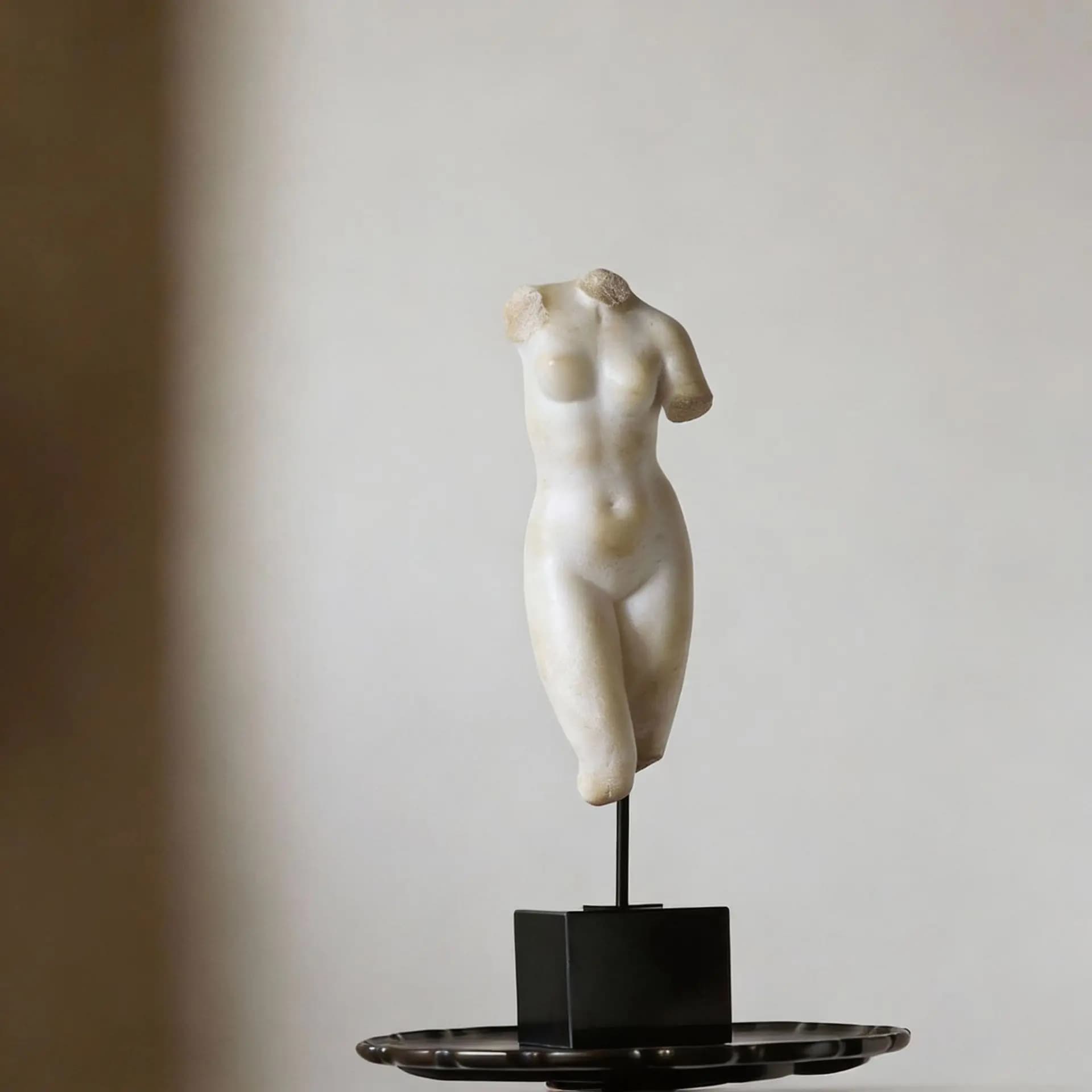 LMM advanced sense bust ornament, living room desktop decoration, antique decoration