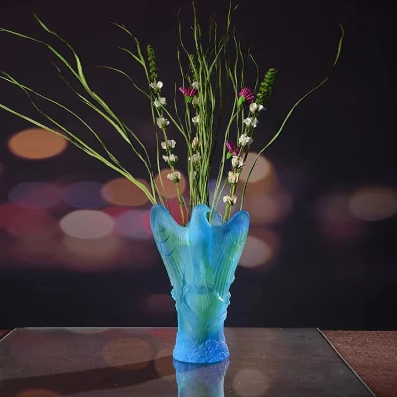 Wildlife vase, villa decoration