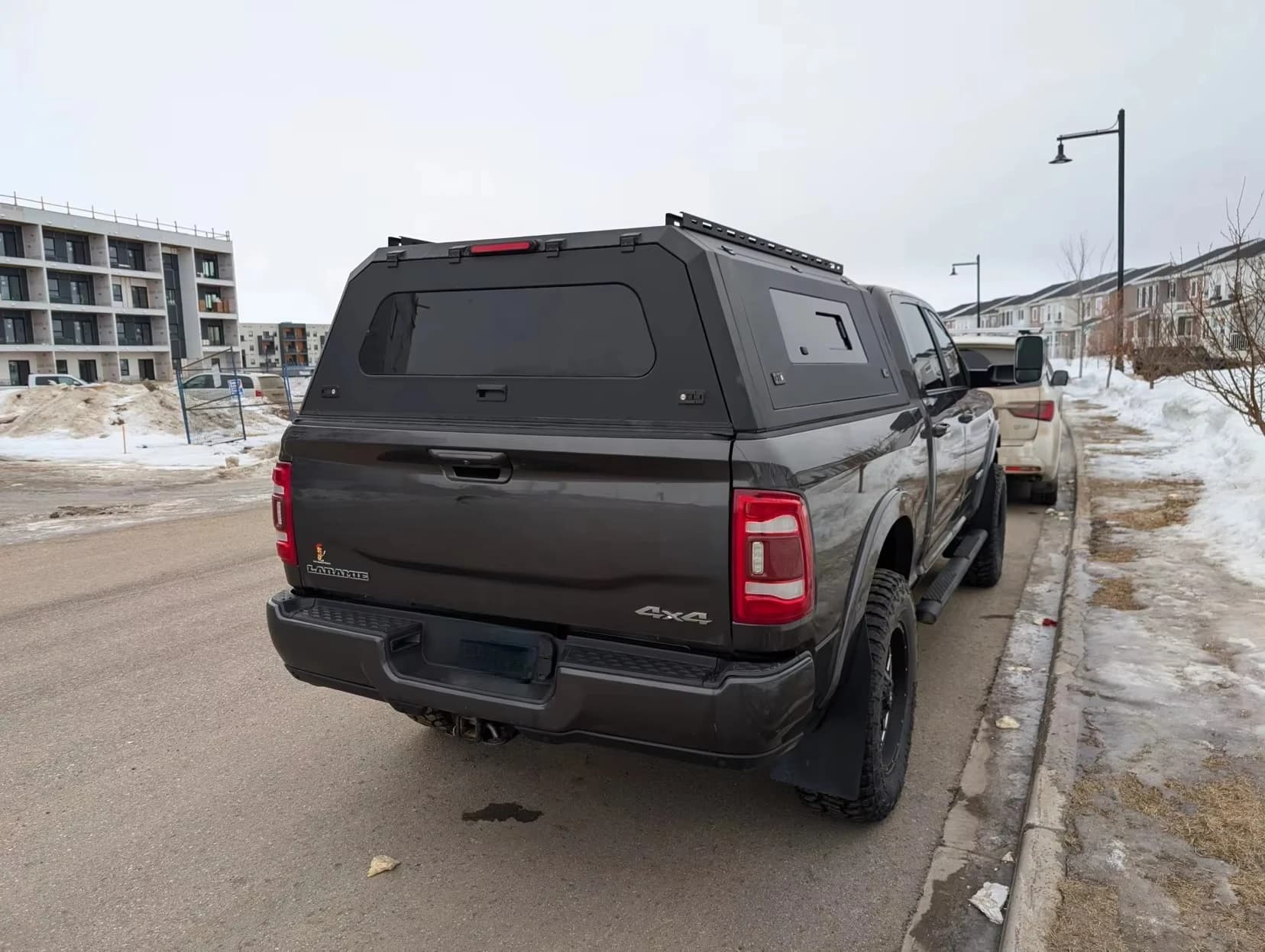 4x4 Waterproof Steel Truck Canopy Pickup Truck HardTop Waterproof Pickup Bed Topper Camper Canopy for Pickup Tacoma 5ft