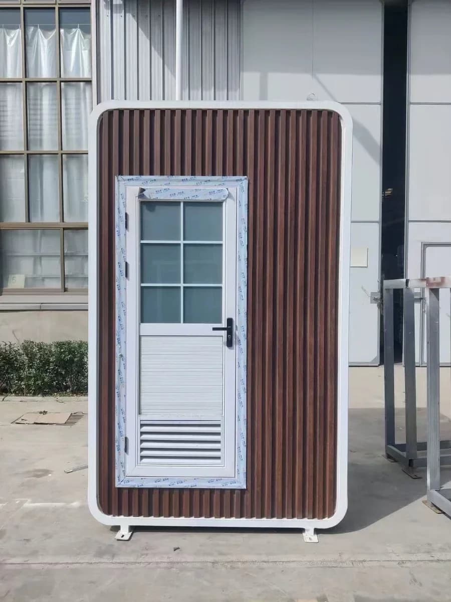 Outdoor mobile toilet shower room