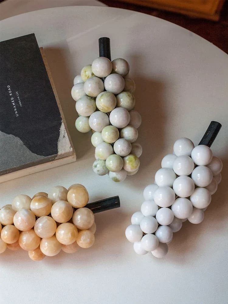 Handmade Natural Marble Grapes Bunch Decorative Stone Ornaments for Home Bedroom Living Room Coffee Table Cabinet
