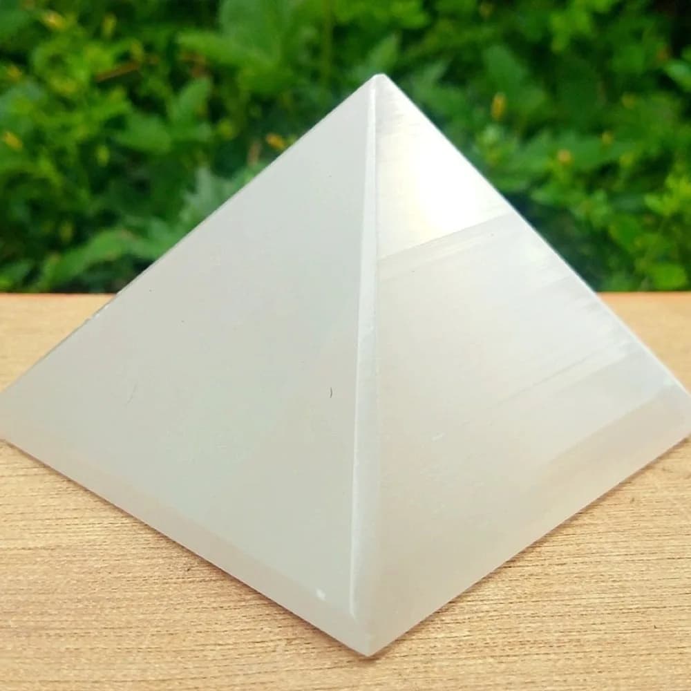 Natural White Selenite Pyramid Shaped Crystal Carving Clear Reiki Healing Meditation Crystal Gypsum Office Decor