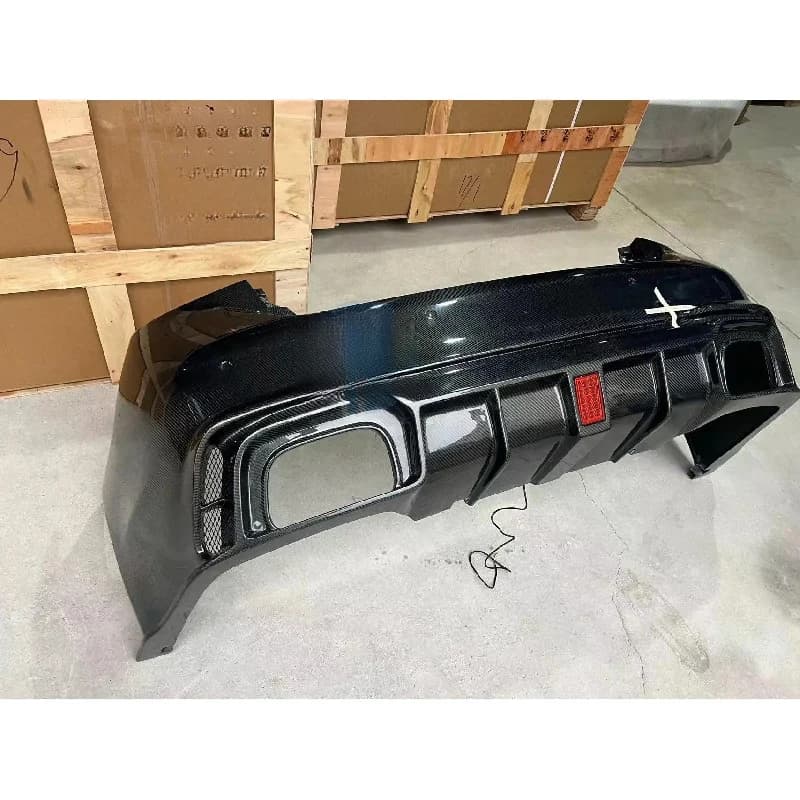 High Quality Carbon Q + Rear Bumper With Led Diffuser