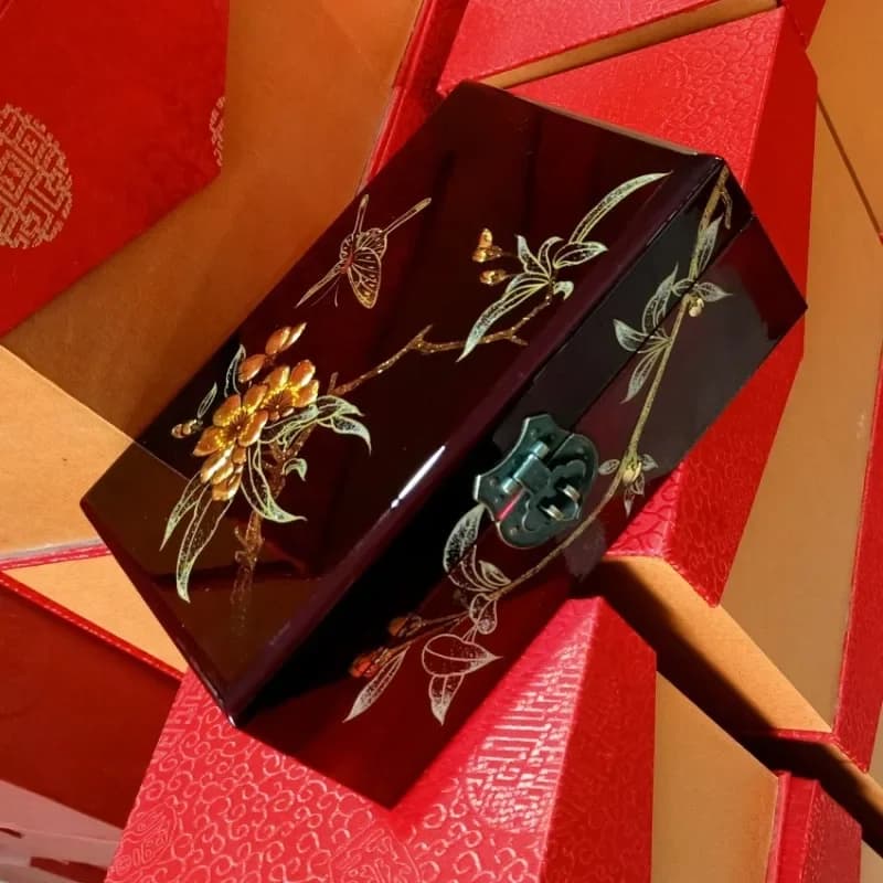 Handmade lacquer jewelry box, gold painted storage jewelry box