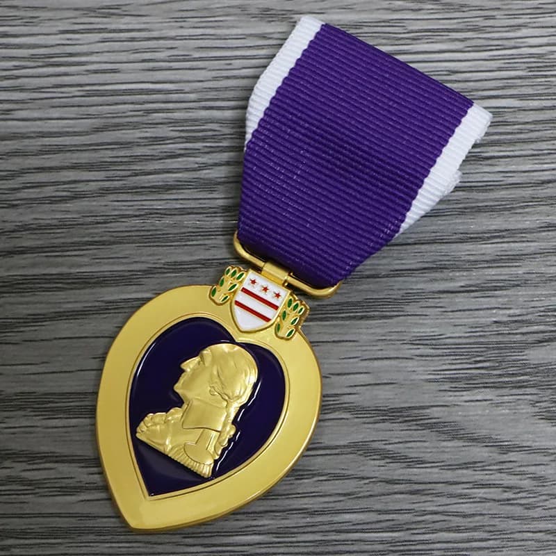 Military Purple Heart Medal Replica Badge Award for Valor Gold Plated Commemorative Army Souvenir Honor Decoration