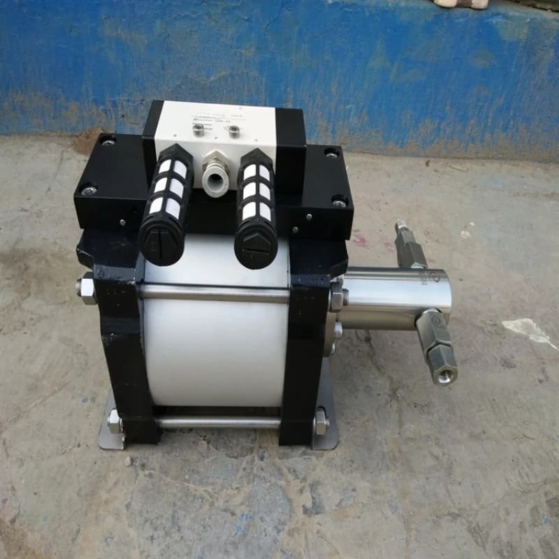 Gas booster equipment - gas booster