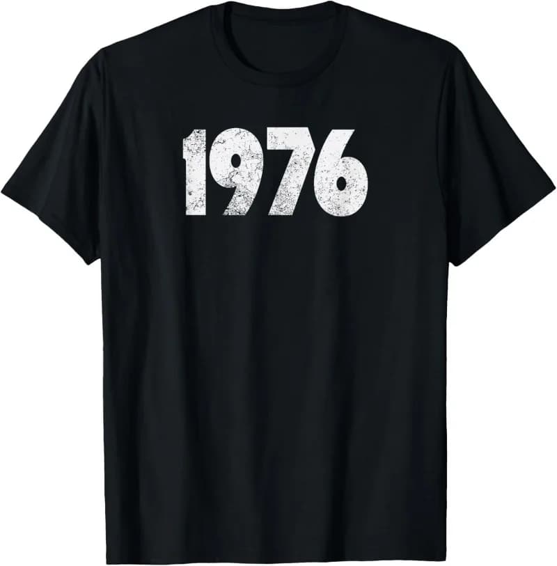 1976 Design - Born in The 70s Distressed 1976 Birthday T-Shirt 50th Birthday Graphic T Shirts Retro 1976 Vintage Shirt Clothing
