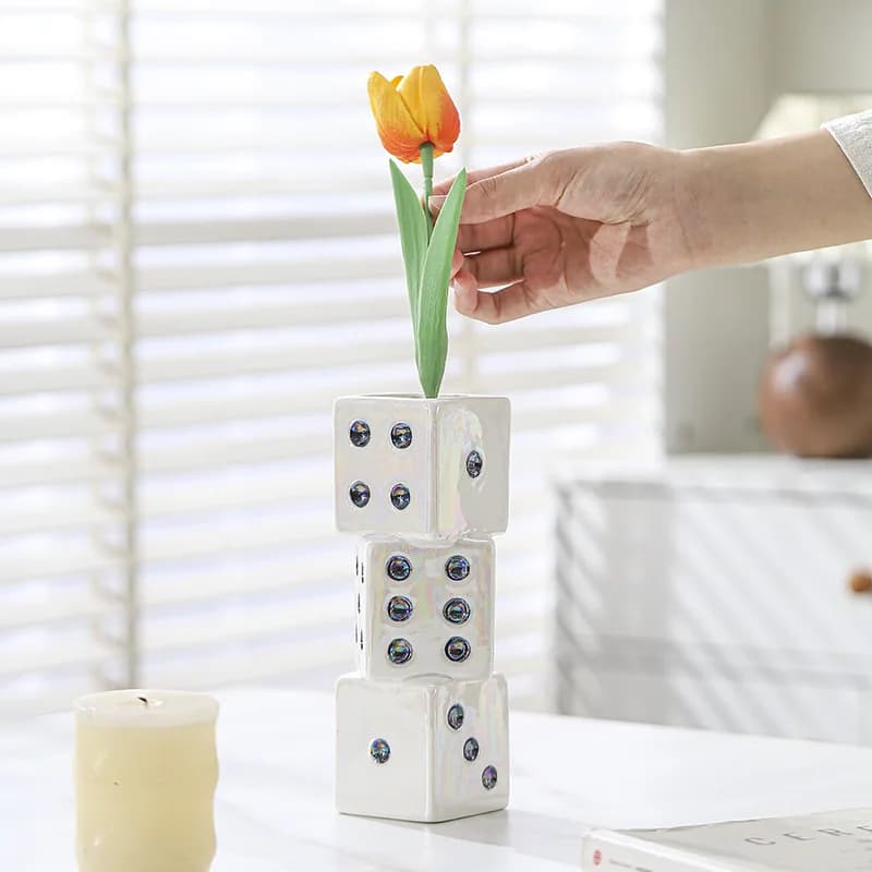 Ceramic Dice Shape Vase Hand Drawn Desktop Flower Utensils Flower Arrangement Vase Hydroponic Vase Home Decor Ornament