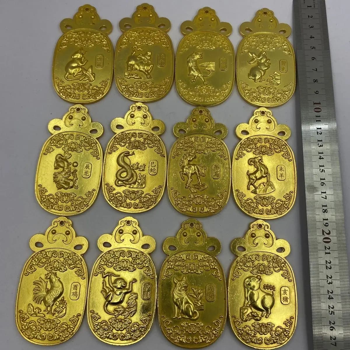 Antique gold ornament, pure copper gilt, twelve zodiac tags, pendants, random one.