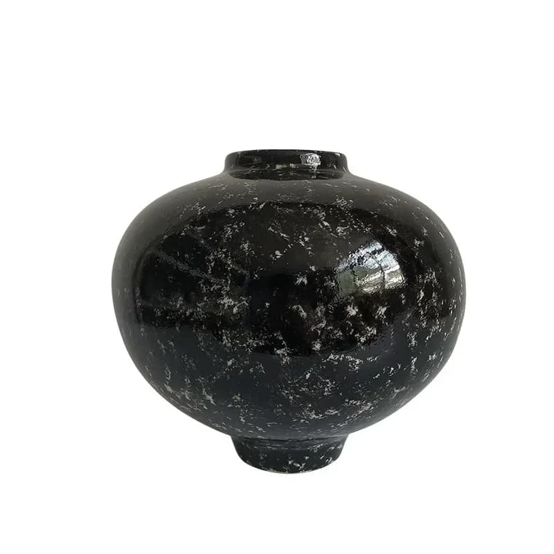 Jingdezhen high-end Chinese-style black ceramic vase, soft-furnished model room, homestay pottery pot flower arrangement