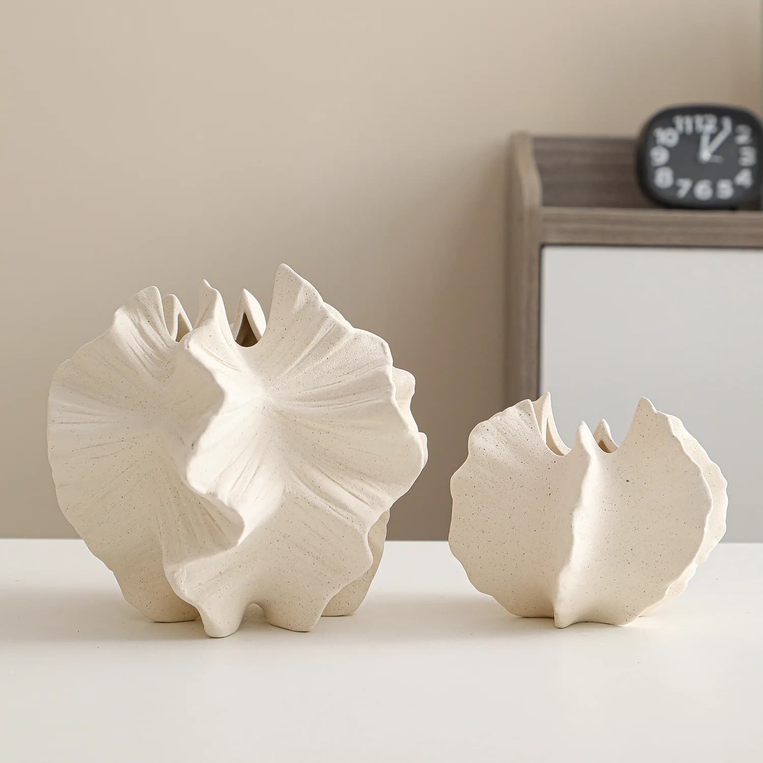 Ceramic Vase Geometric Wavy Patterns Petal Shape Porcelain Crafts Accessories for Flower Arrangement Flower Vase Home Decoration