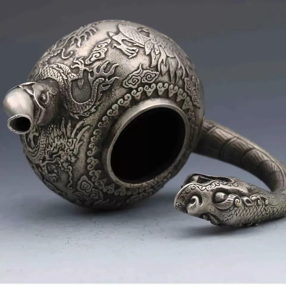 Collection Chinese Tibetan silver hand-carved dragon teapot