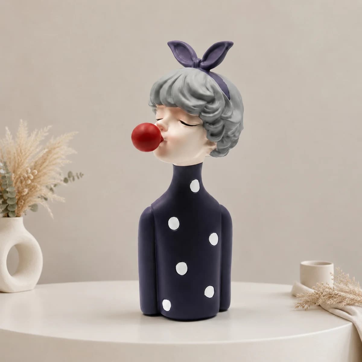 Nordic Bubble Gum Girl Resin Figurine, Cute Modern Girl Statue, Home Decor Sculpture for Living Room Bedroom Vanity Desk