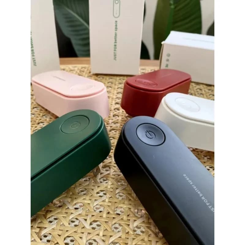 Small plug-in home office negative ion purifier