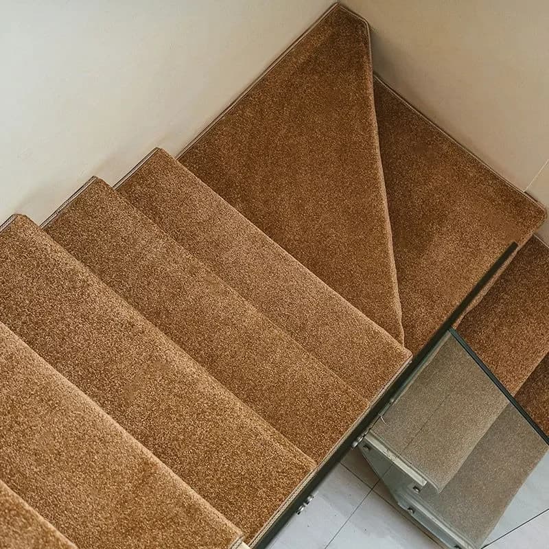 Thickened simple solid color staircase steps