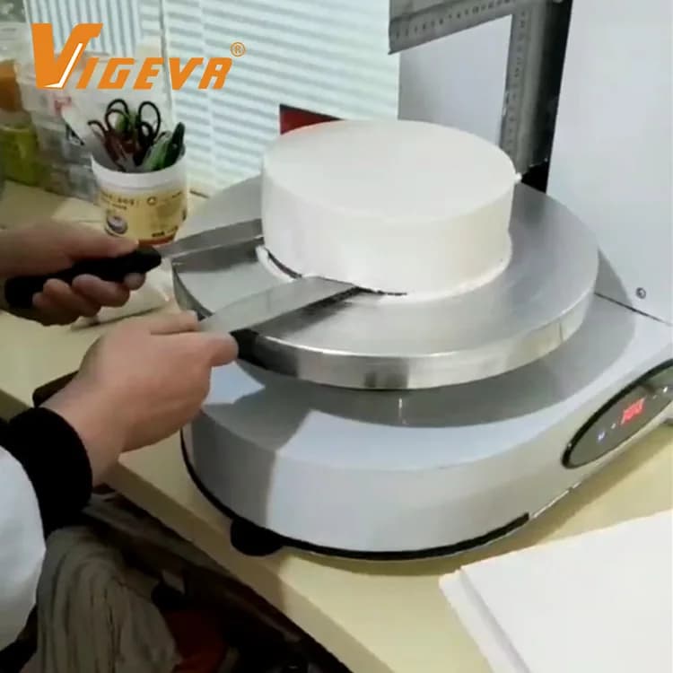 Commercial Automatic Cream Cake Coating Smoothing Icing Smoother Machine Cake Frosting Decorating Making Cake Icing Machine