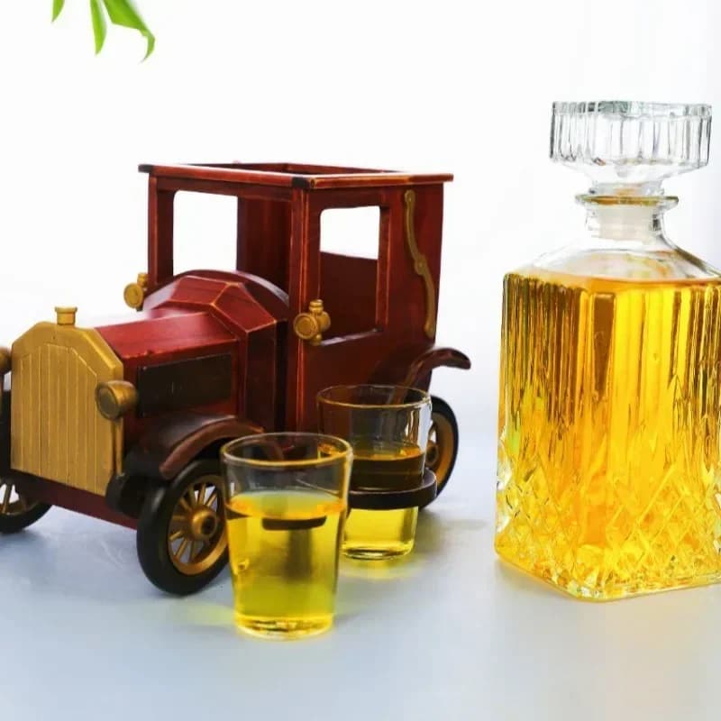 High borosilicate glass simple car shape decanter, thickened high temperature resistant process high value decanter