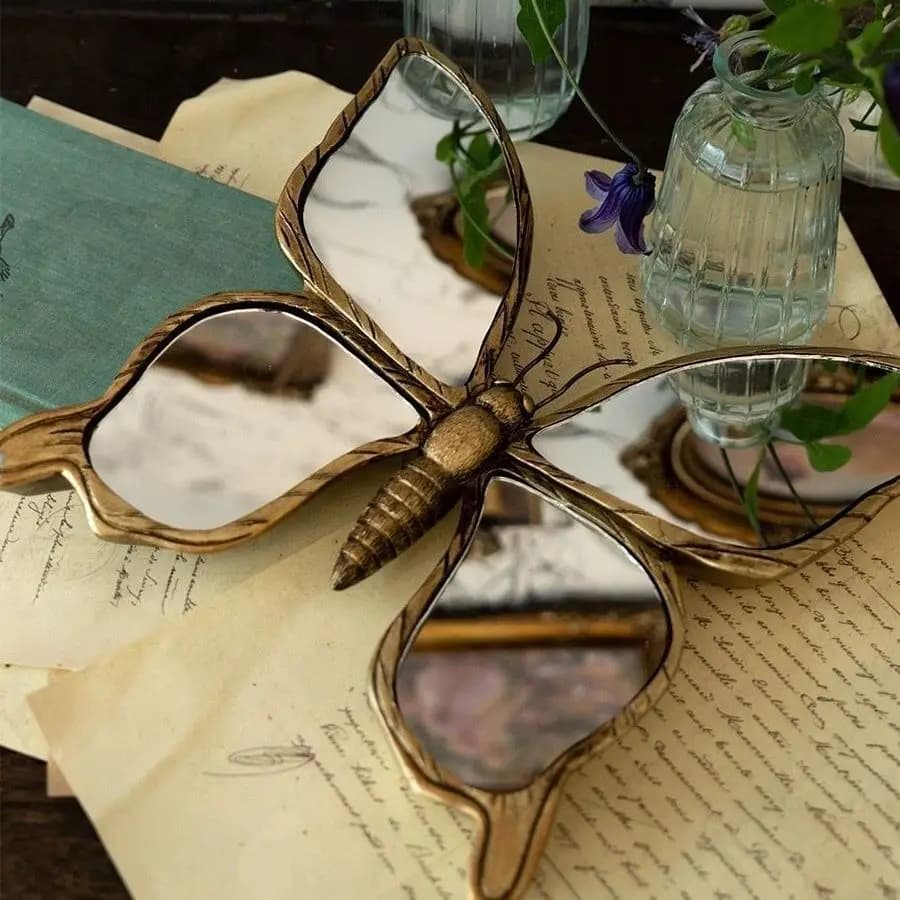 Retro Background Wall Decoration Resin Mirror Surface Dragonfly Butterfly Wall-mounted Painted Wall Decoration Simulated Animals