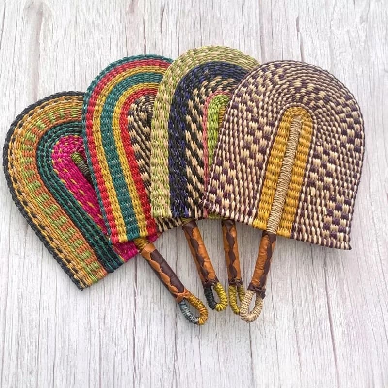 Grass woven straw fan, wall decoration daily summer hand crank