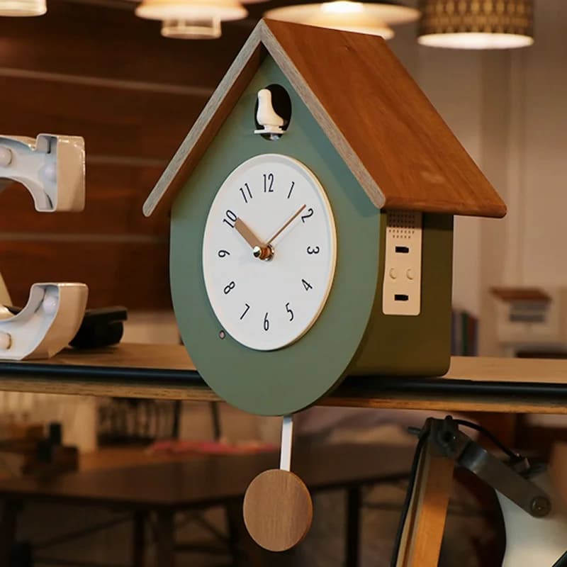 Swingable cuckoo wall clock intelligent time reporting pendulum clock medieval creative decoración hogar living room furniture