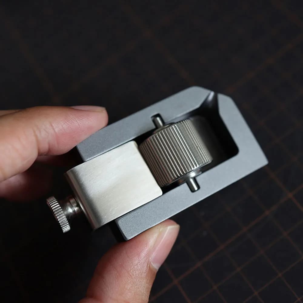 Leather Edge Dye Oil Box Handmade Leather Craft Tool 10ML Oil Storage with Recycle Groove Gear Type Roller Adjustable Thickness