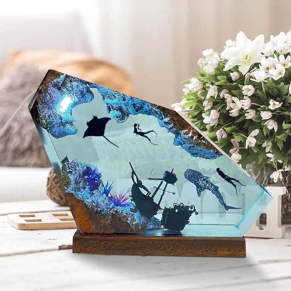 Home Decoration Accessories Nordic Figurine Fairy Garden Miniatures Ocean Light Whale Shark Manta Ray Diver تحف كبيره للمنزل