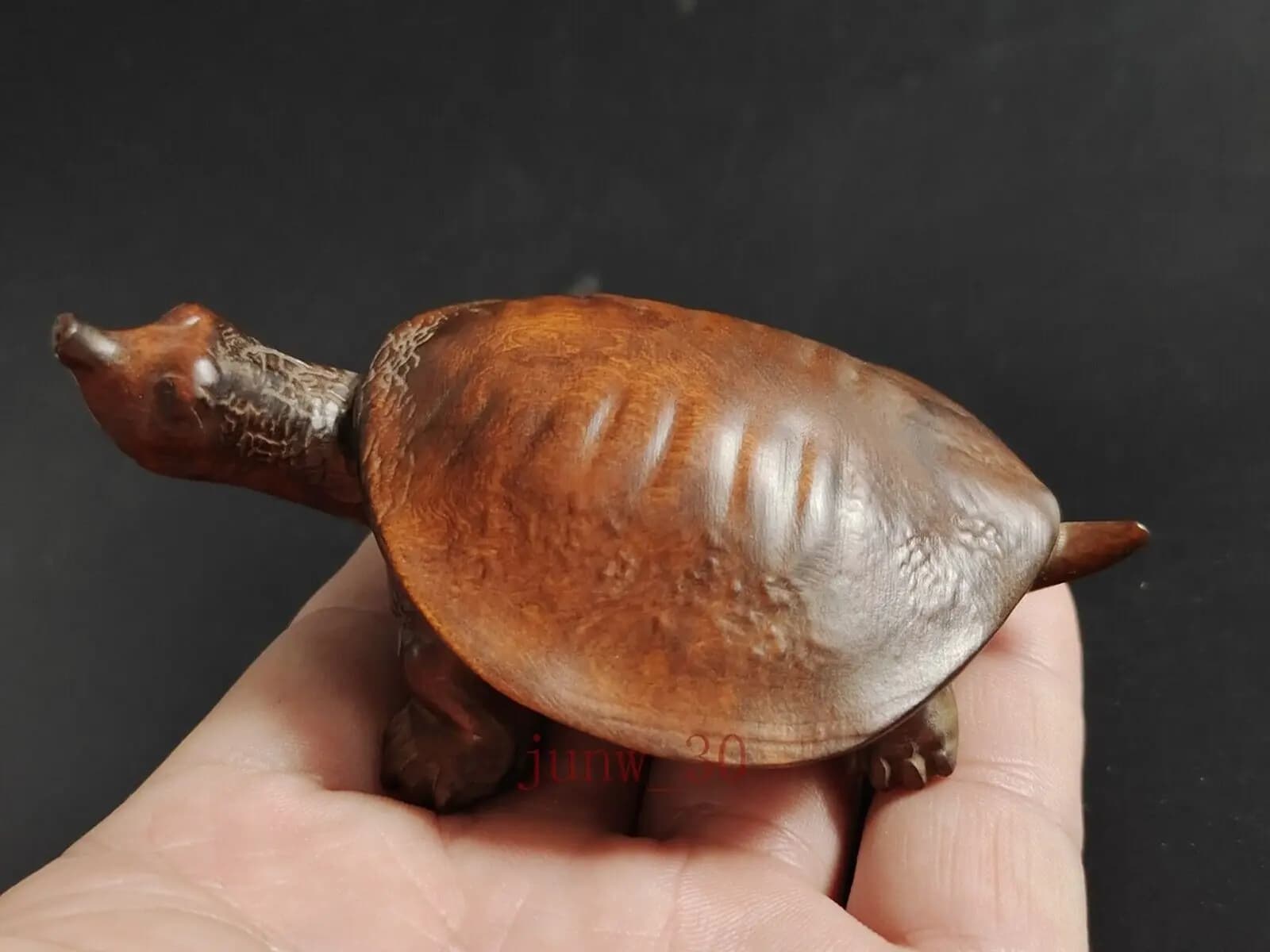 Japanese boxwood hand carved shelled turtle Figure statue netsuke collectable