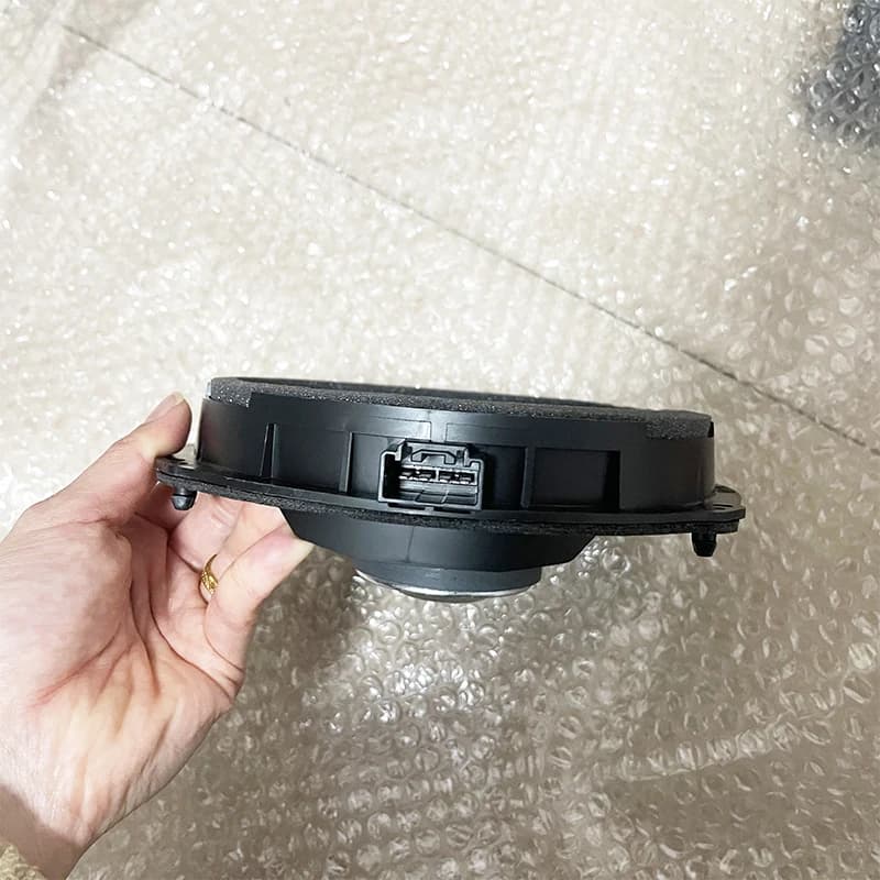 Suitable for Ford Focus MK3 Fiesta MK6 MK7 SMAX CMAX KUGA DM2Mk8 Front Door Left and Right Subwoofer Speakers AA6T-18808-AA
