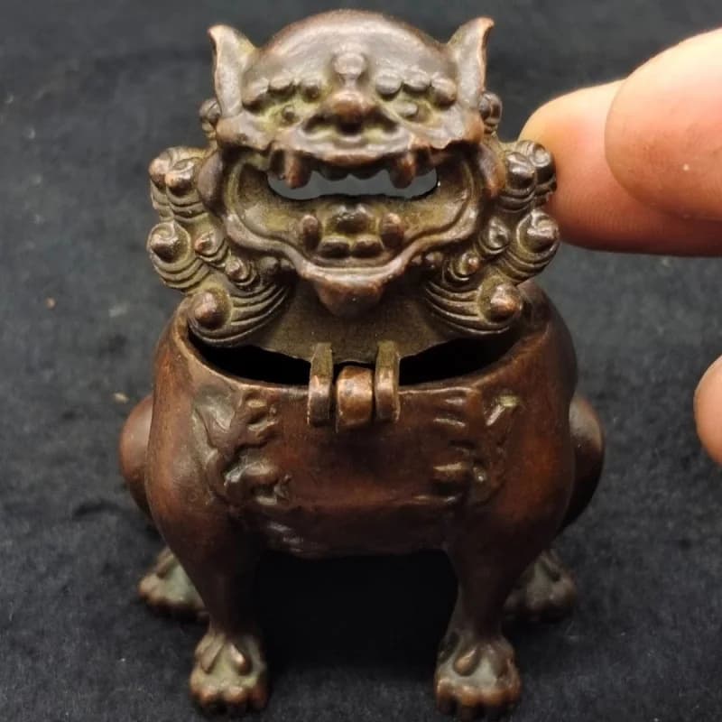 Purple copper upward-looking auspicious beast , vintage Pixiu tea pet incense burner ornament, miscellane