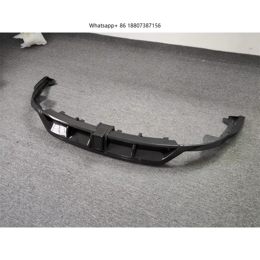 Upgraded and Modified New M-Style Carbon Fiber Strip Lamp with Rear Lip Diffuser forRolls Royce Cullinan Body Kit