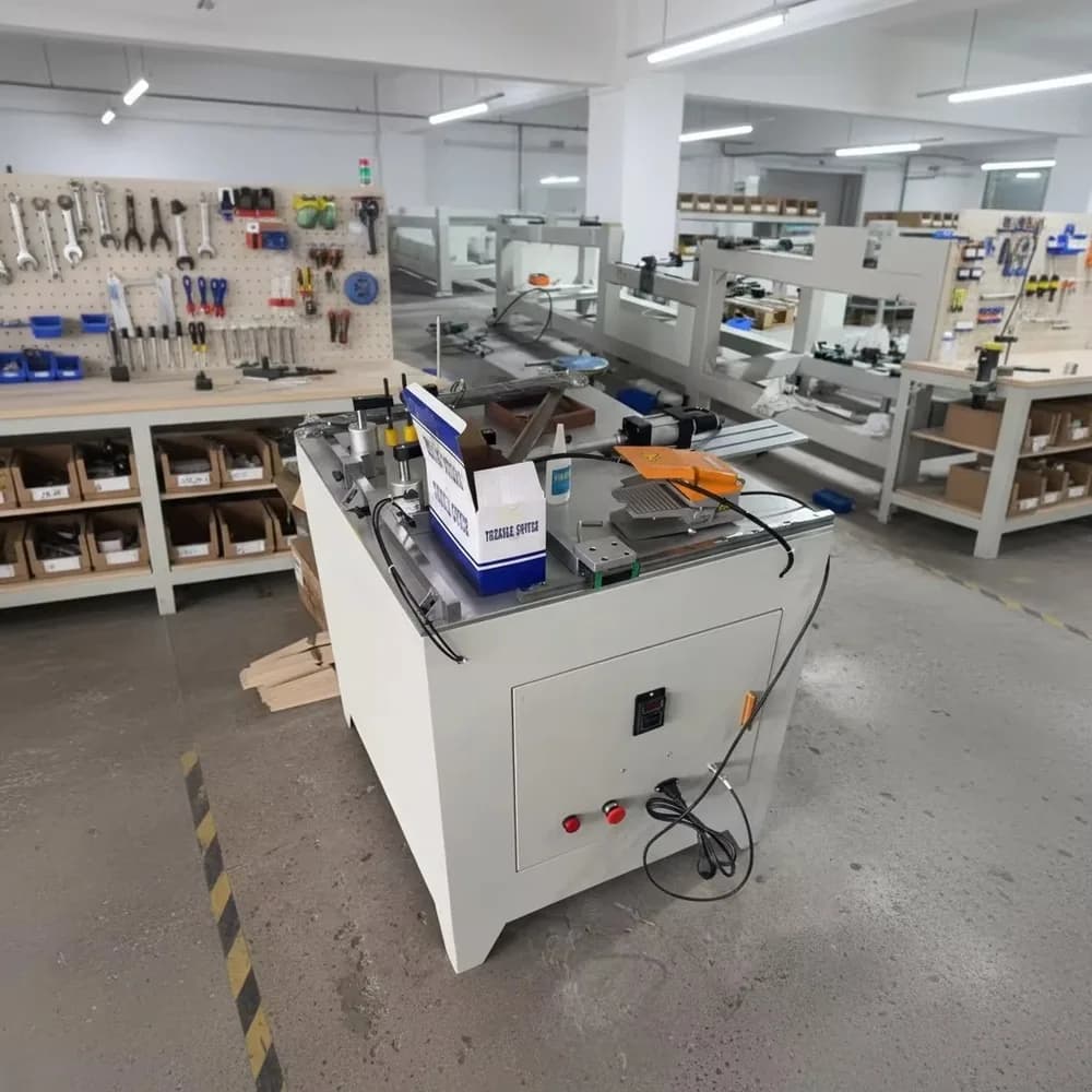High Precision Corner Wooden Frame Assembly Machine for Photo Frames Fast Gluing No Nailing Efficient Woodworking Tool