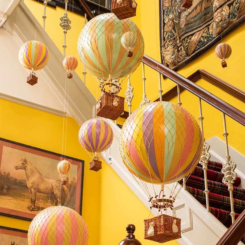 Soaring hot air balloon model, decorative gifts, various sizes and colors