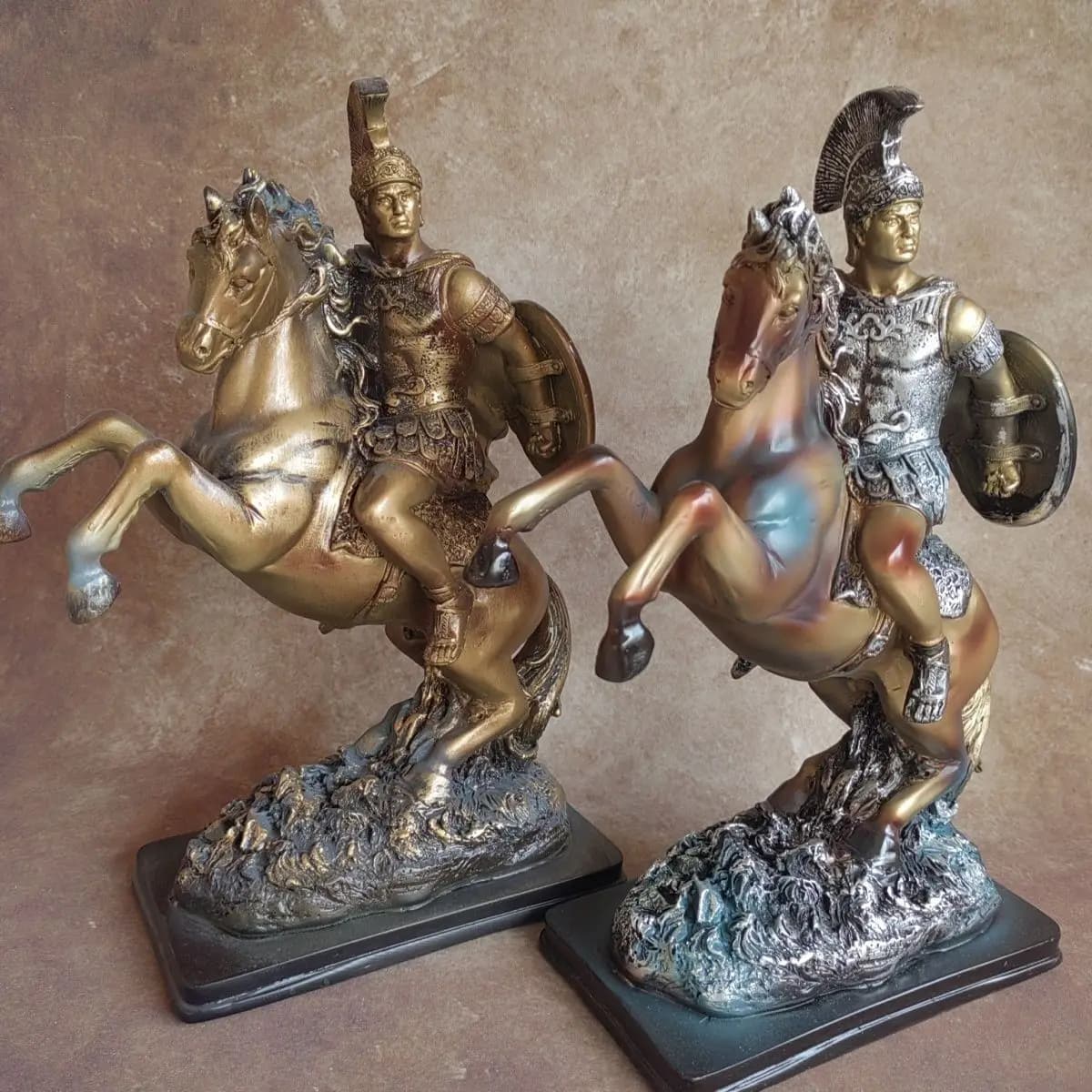 New Nordic Armored Knight Statue Resin Retro Art Equestrian Warrior Figurine Decorations For Your Bedroom Desktop Accessories