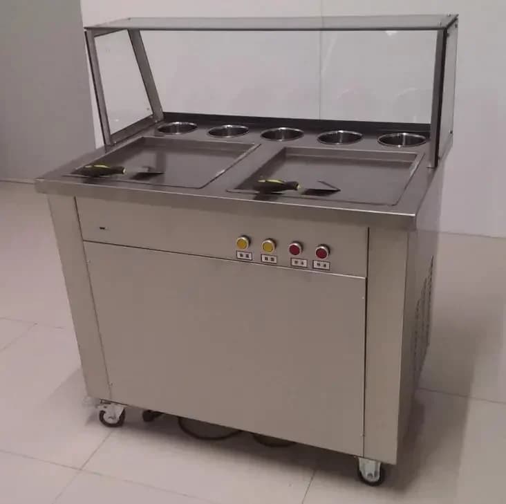 Double sided flat bottomed pan, equipped with 5 R410A refrigerant ice cream roll machines with topped cans
