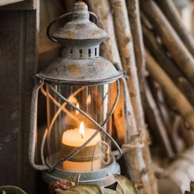 Vintage Iron Art Candle Holder Wind Lamp Oil Lamp Small Lantern Decorative Garden Grocery Props Room Decor  Home Decor Metal