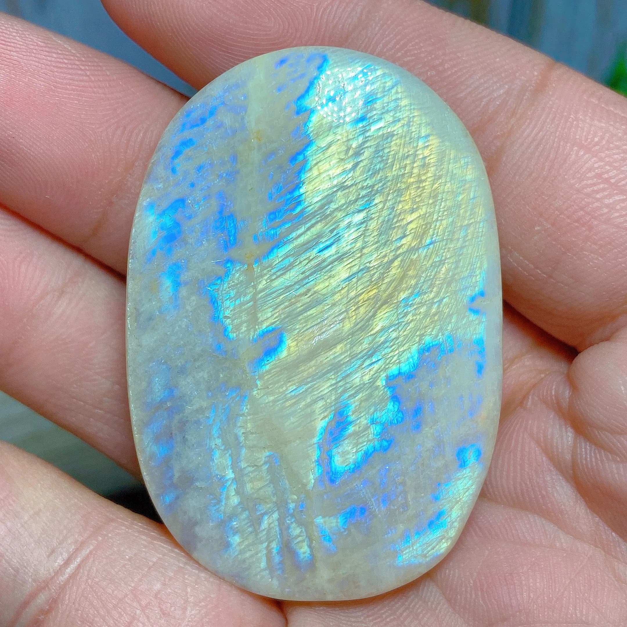 High Quality Natural Crystal Moonstone Palm Gemstones Healing Polished Mineral Energy Home Decorations Gift Ore Crystals