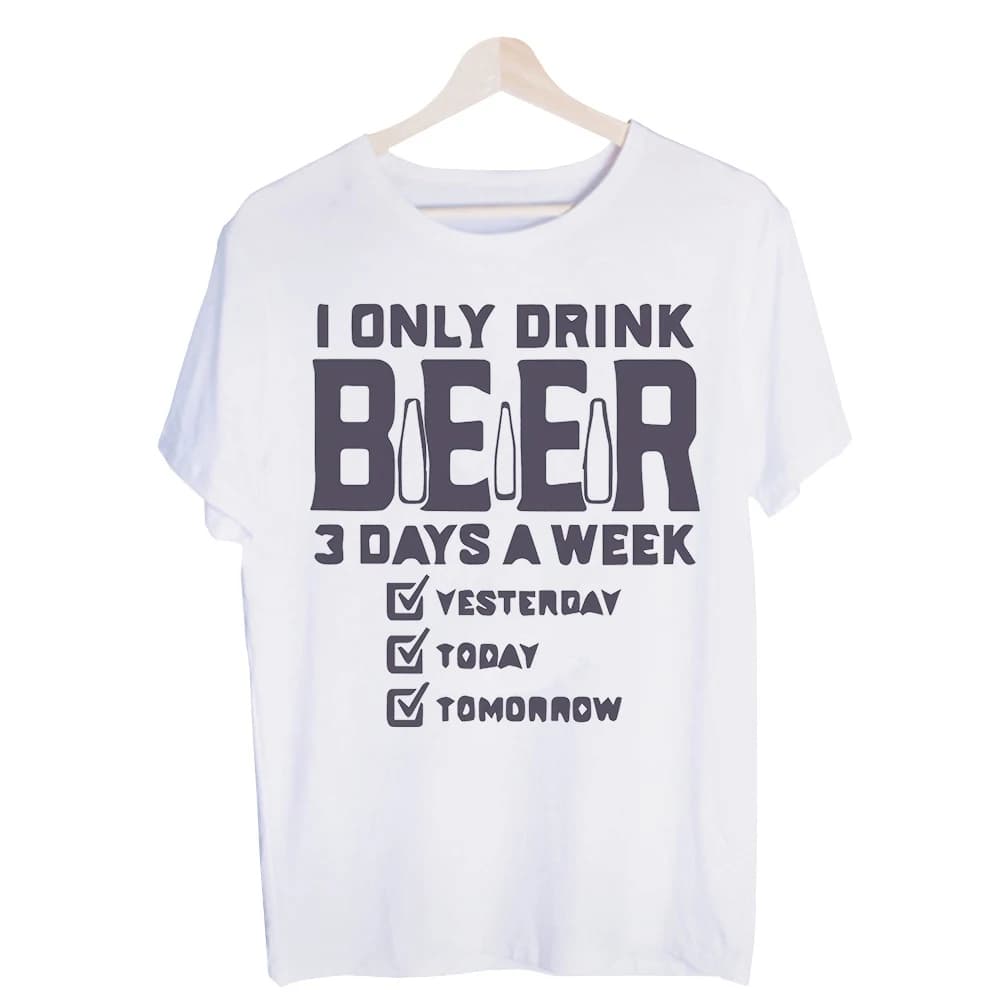 Men's Beer Slogan Graphic Tee, Short Sleeve Crew Neck T-Shirt for Casual Daily Wear and Weekend Outfits