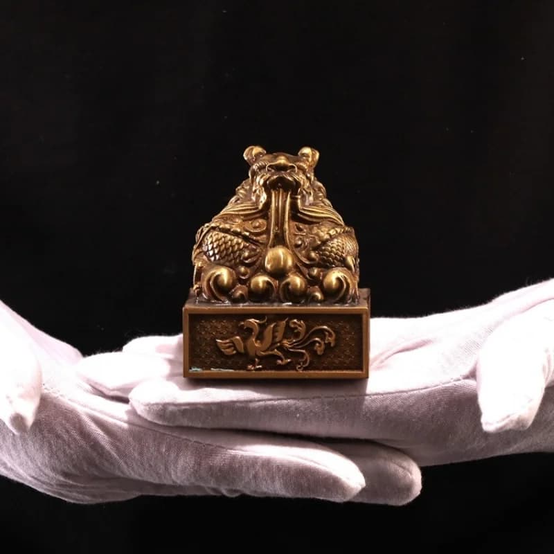 Various styles of copper with dragon motifs, and Buddhist seals, four mythical beasts, Taoist treasure cop