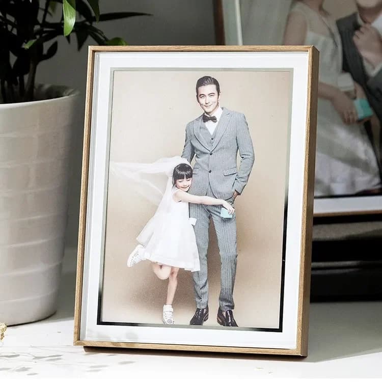 Creative Picture Frame Minimalist Design Natural Color 10-Inch & 7-Inch Glass Photo Frame for Tabletop Display Home Décor